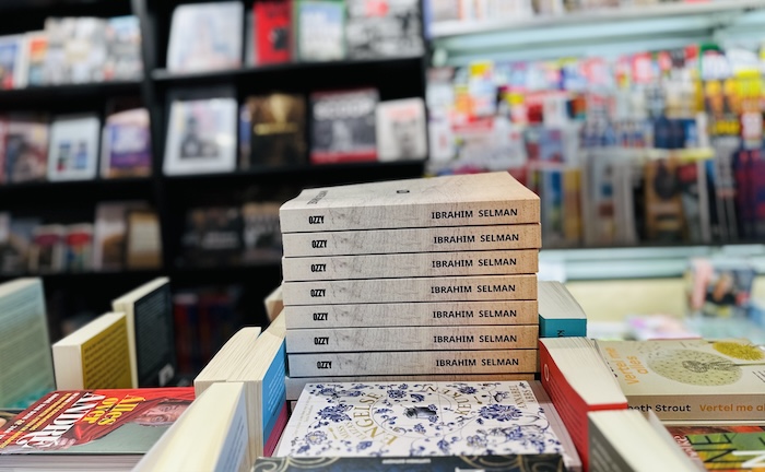 Het boek Ozzy van Ibrahim Selman verkrijgbaar in de boekhandel